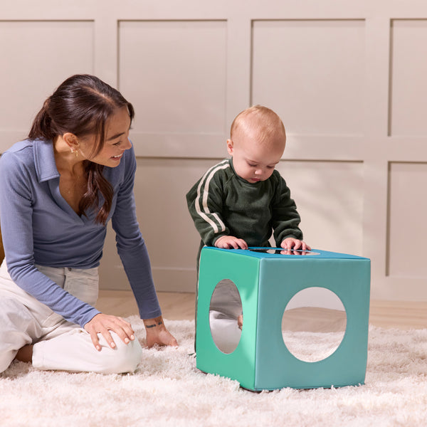 Peek 'n' See Play Cube